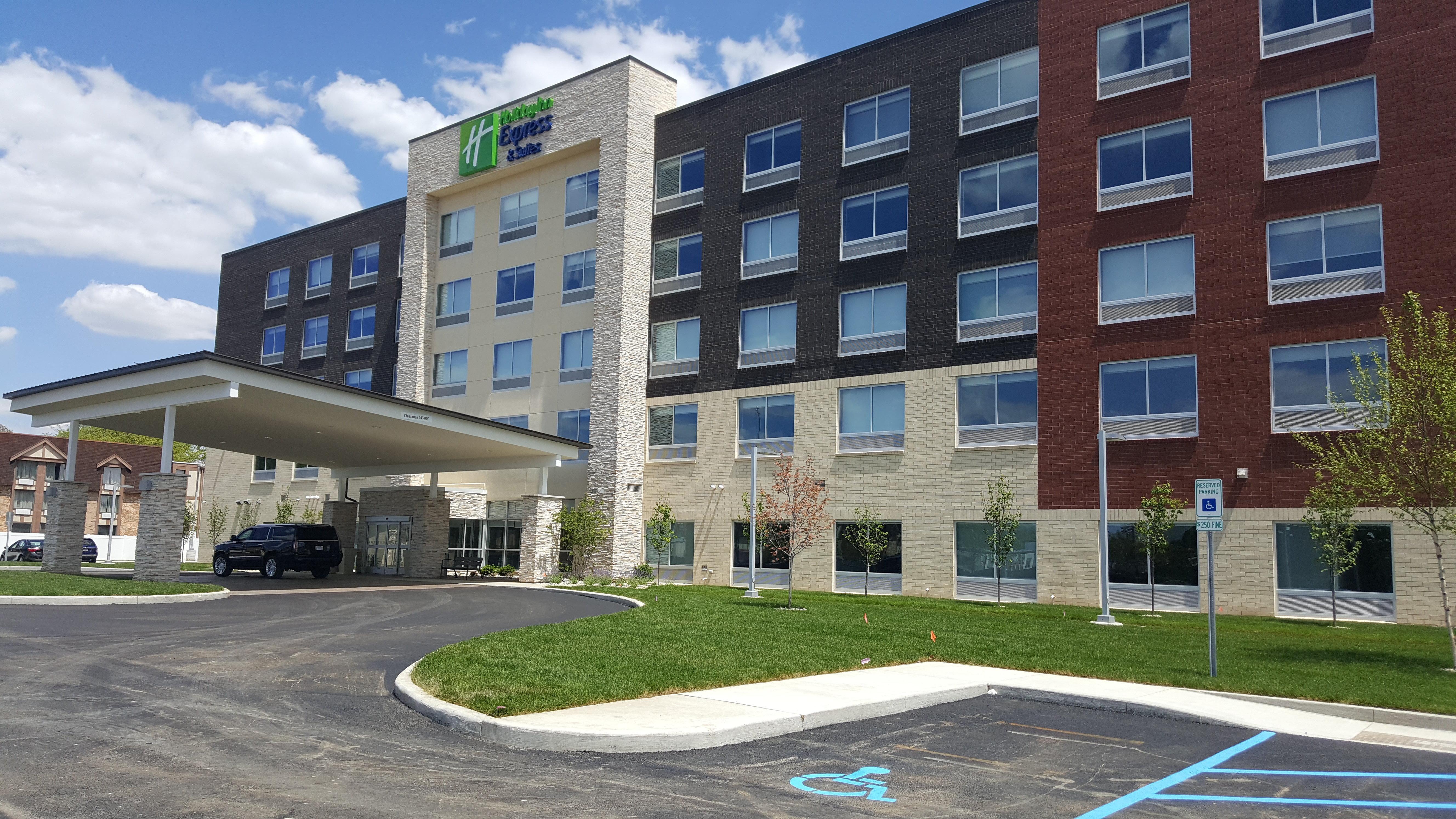 Holiday Inn Express & Suites Toledo West By Ihg Exterior foto