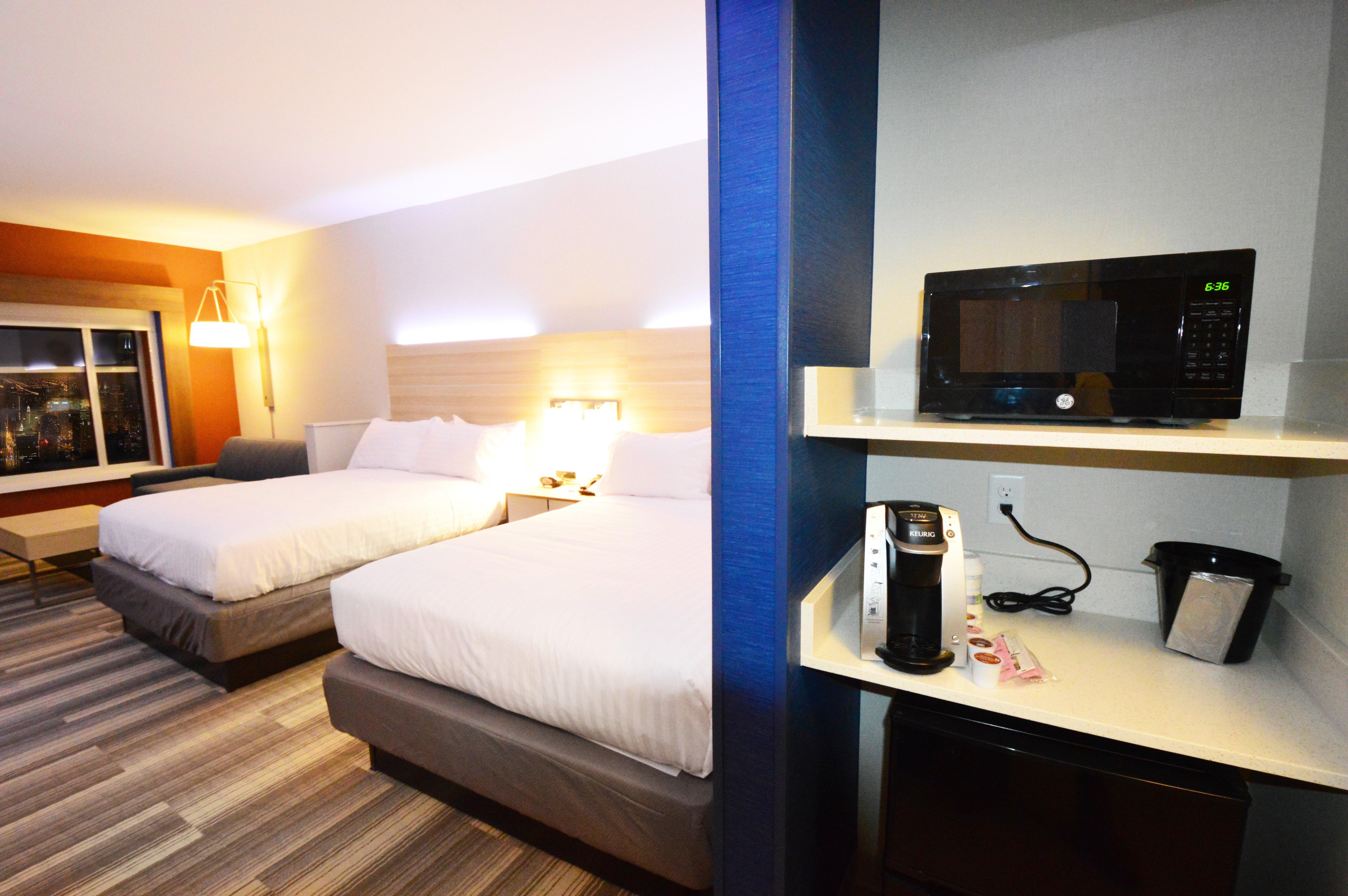 Holiday Inn Express & Suites Toledo West By Ihg Exterior foto